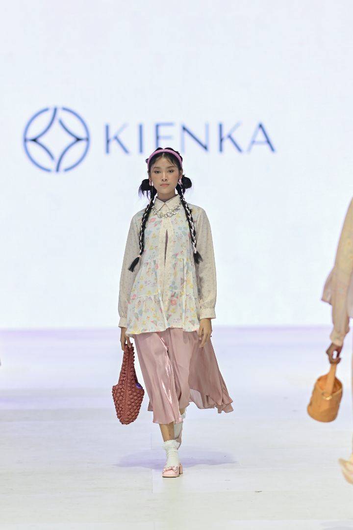 9 Koleksi Kienka Di Jakarta Fashion Week 2024, Kalem Banget!