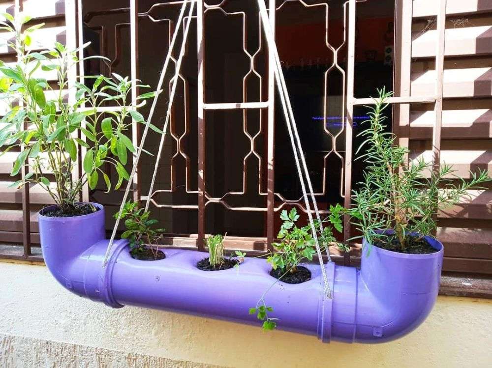 8 Inspirasi Vertical Garden Dari Pipa PVC, Rumah Jadi Cantik