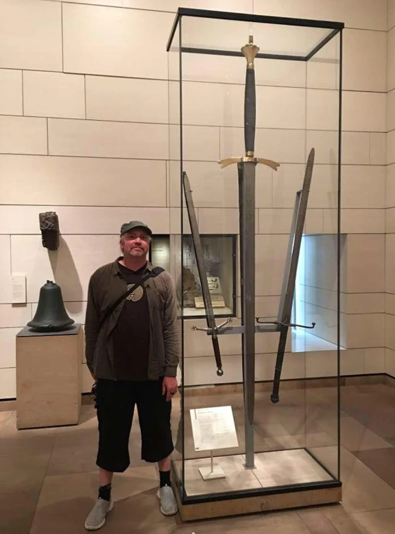 7 Potret Aneh Senjata Kuno, Desain dan Ukurannya di Luar Nalar