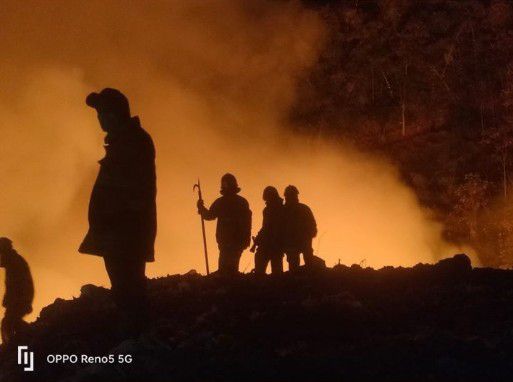 20 Jam Kebakaran di TPA Tlekung Kota Batu, Api Belum Bisa Dijinakkan