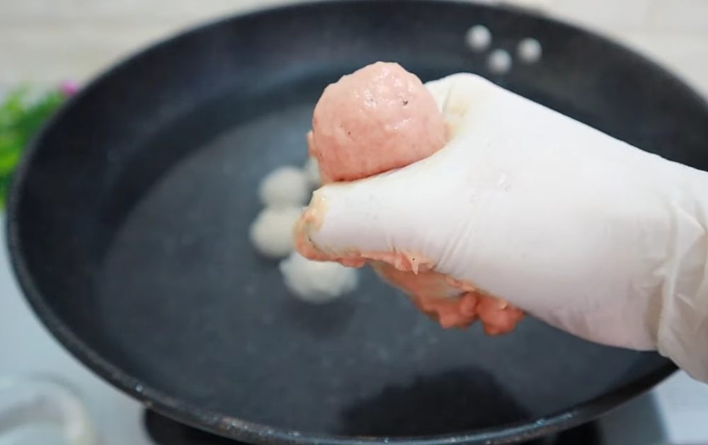 9 Tips Membuat Bakso Daging Sapi Mengembang dan Kenyal