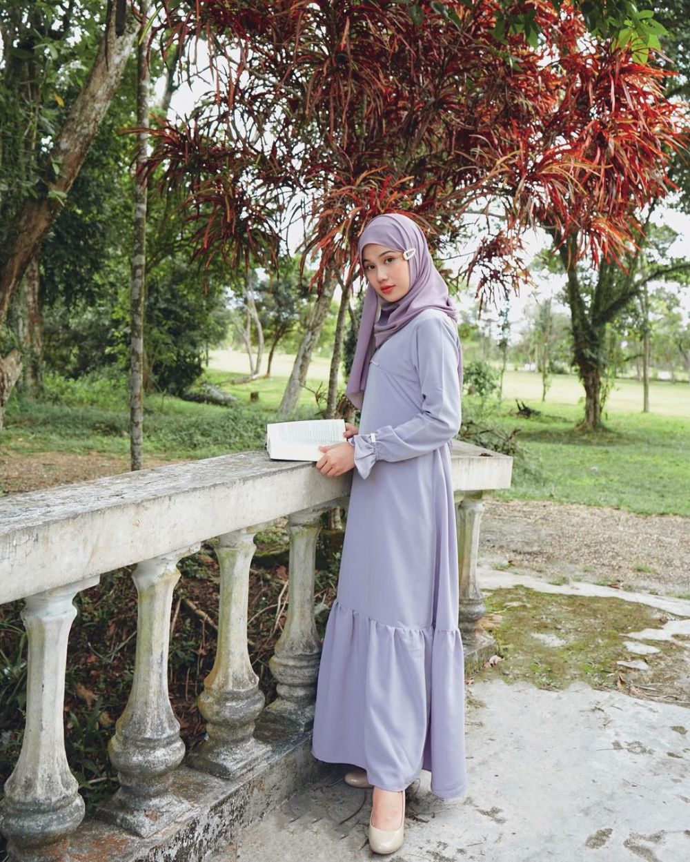8 OOTD Hijab Nuansa Ungu ala Amelia Andani, Catchy!