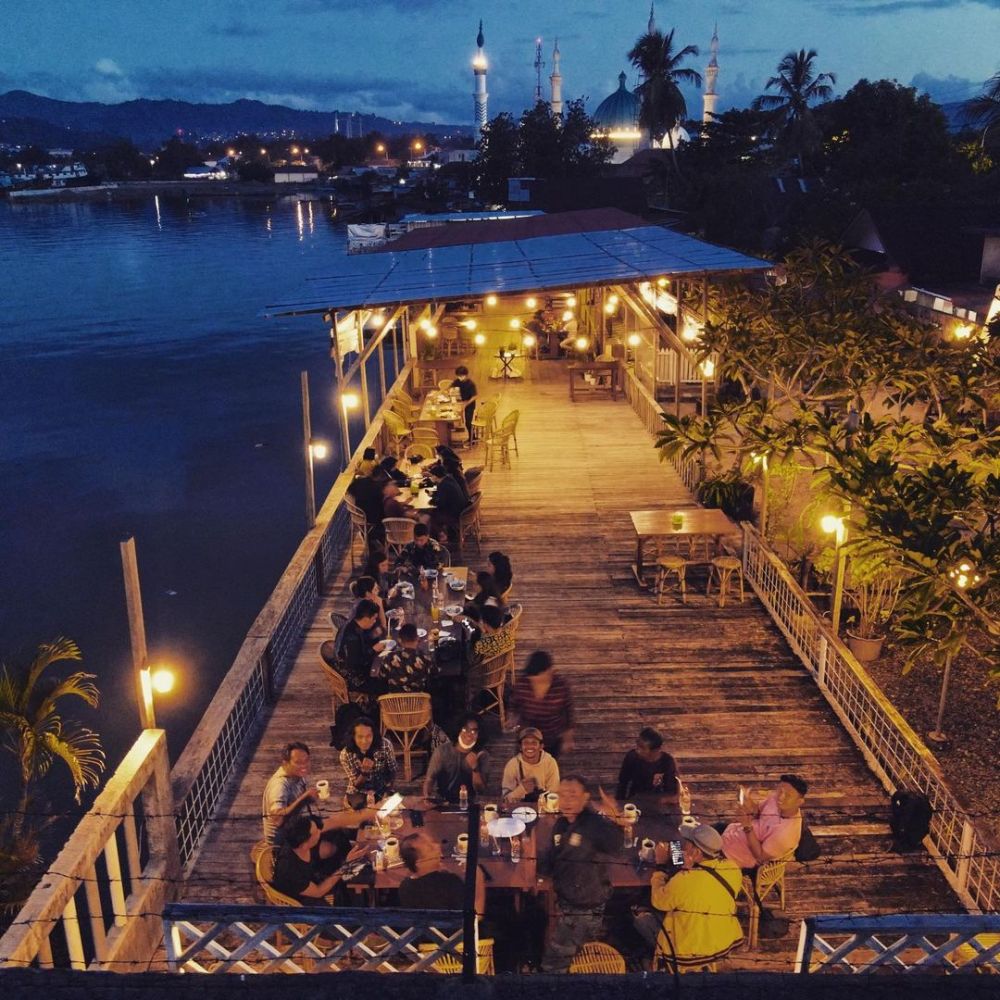 5 Tempat Makan di sekitar Teluk Ambon-Maluku, Rasanya Khas!