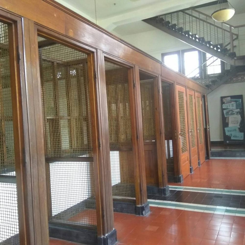 Museum De Javasche Bank Surabaya: Lokasi, Tiket Masuk dan Koleksi