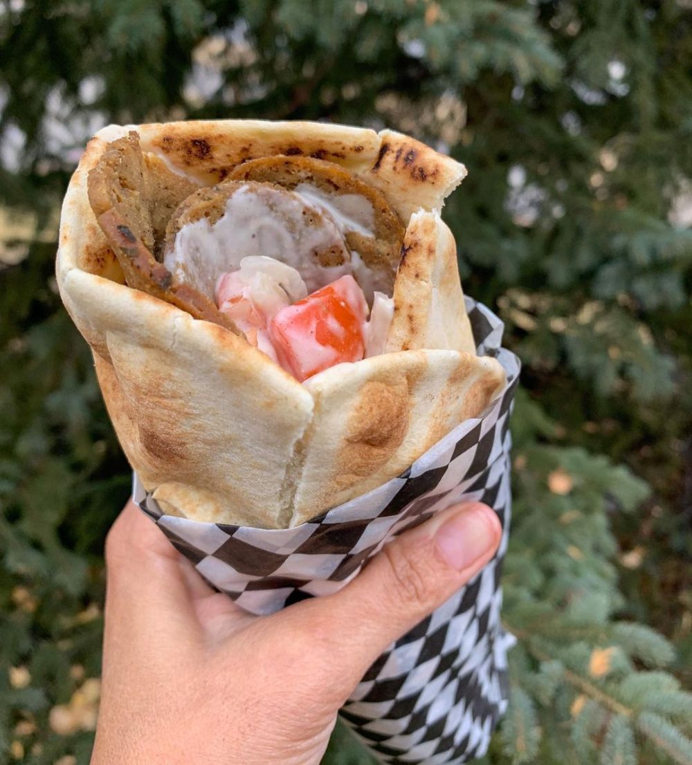 7 Street Food Bukan Asli Kanada tapi Begitu Populer, Pernah Coba?