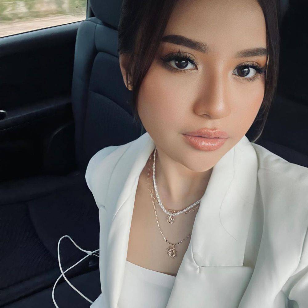 9 Ide Makeup Ala Anggi Marito, Glamornya Gak Main-main!