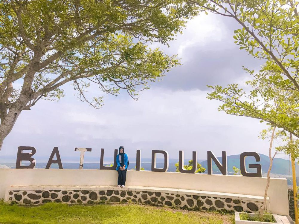 Menikmati Keindahan Panorama Pulau Lombok dari Bukit Batu Idung
