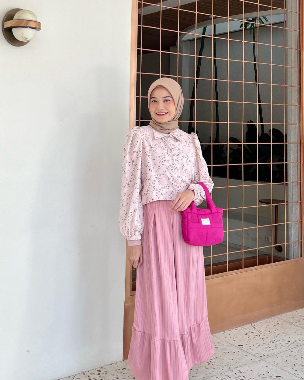 9 Ootd Hijab Korean Style Ala Amelia Andani Look Stunning