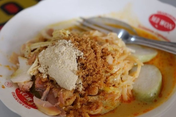 6 Rekomendasi Tempat Makan Dekat Stasiun Blitar, Bekal Naik Kereta