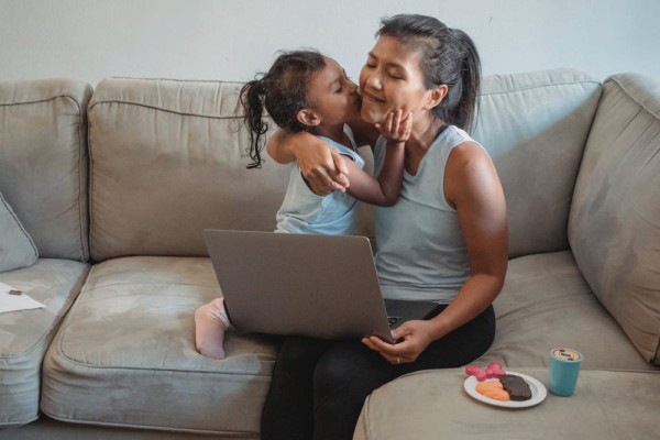 5 Tips Menjaga Work-Life Balance meski Sedang WFH