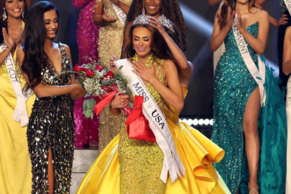 7 Potret Noelia Voigt Pemenang Miss USA 2023, Stunning!