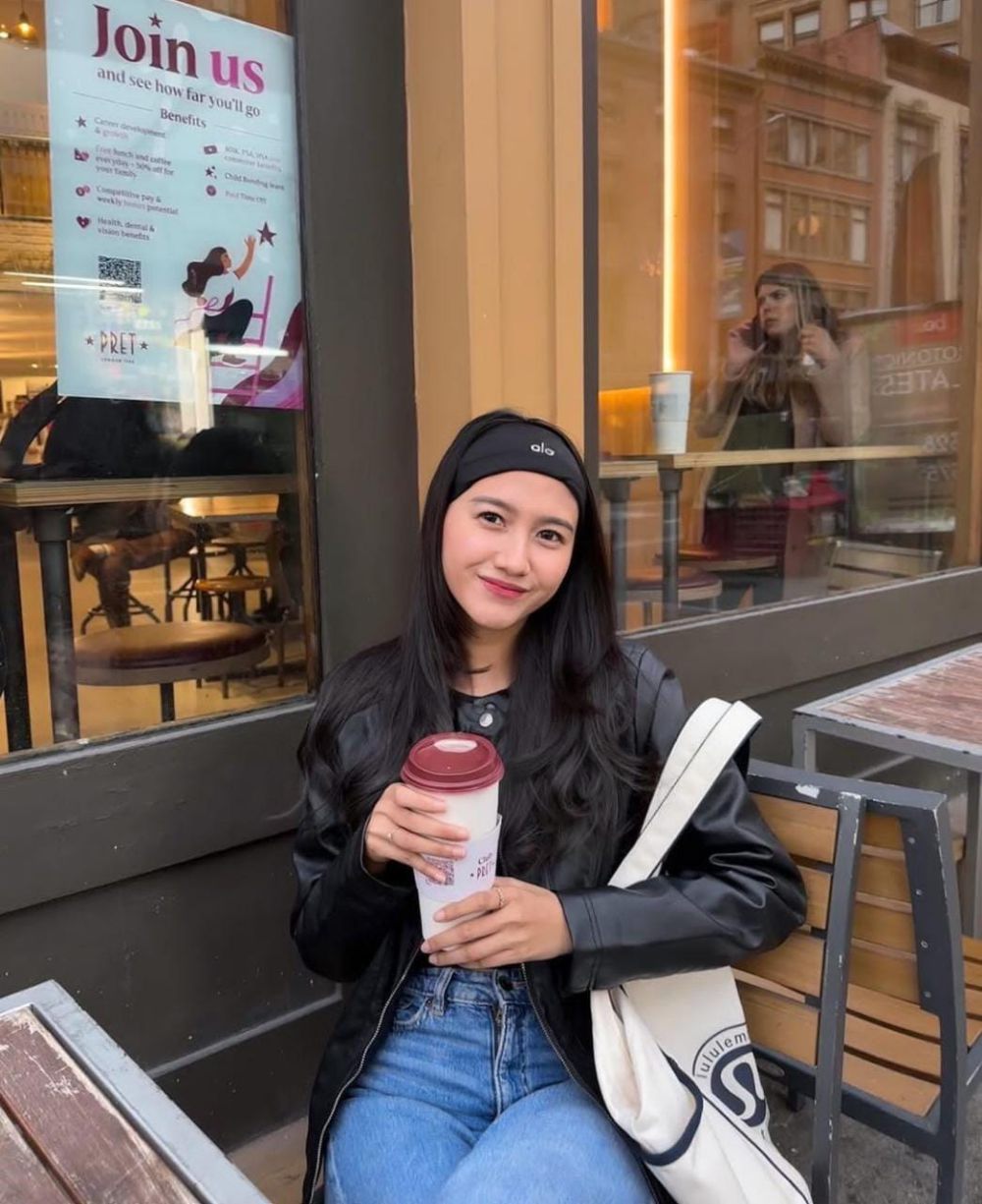 10 Potret Manis Saktia Eks JKT48 yang Sedang Menetap di New York