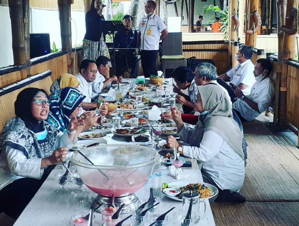 5 Rumah Makan di Pasuruan yang Cocok Buat Family Time