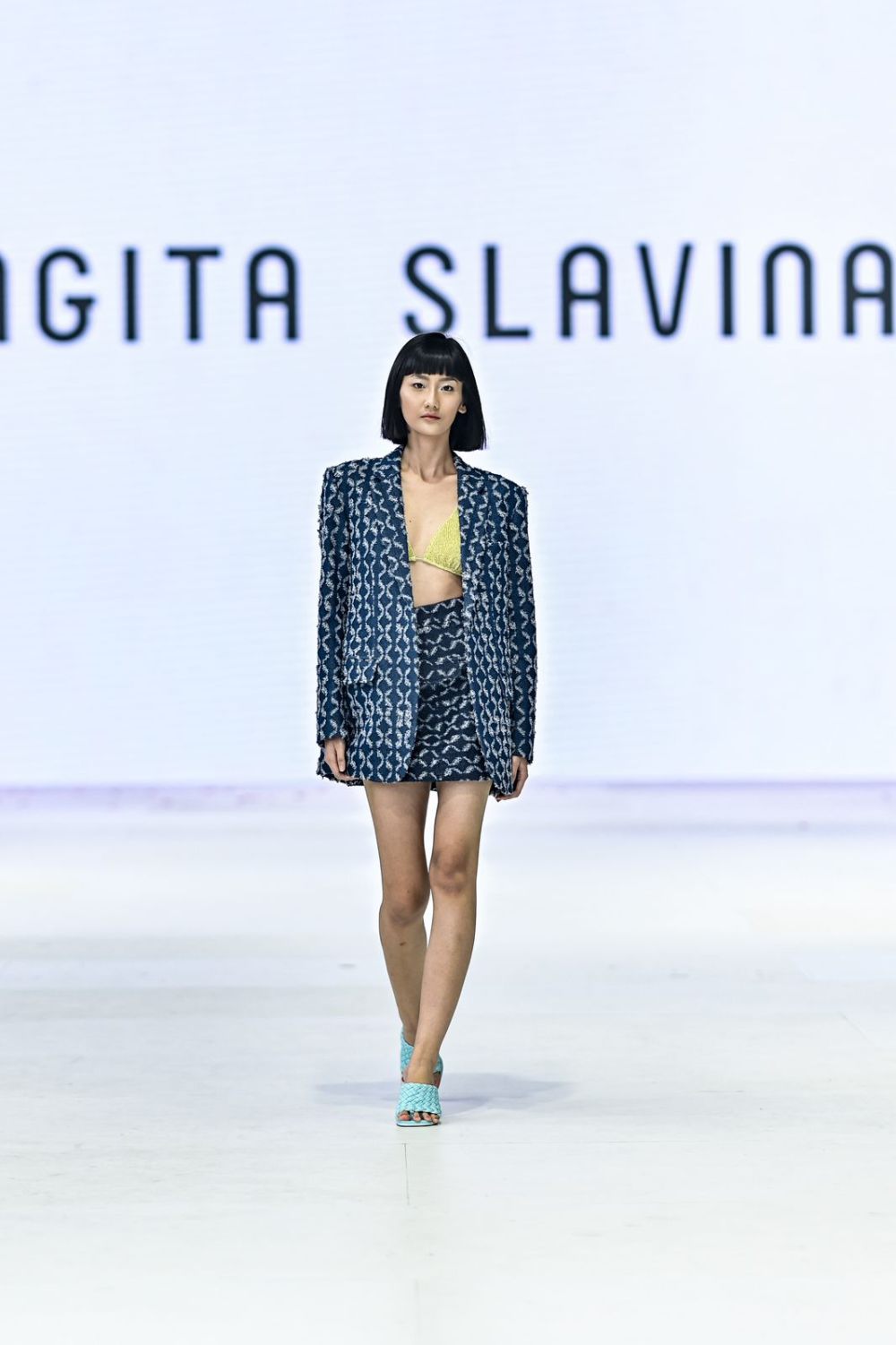 12 Koleksi Brand Fashion Nagita Slavina di JFW 2024, Trendi!