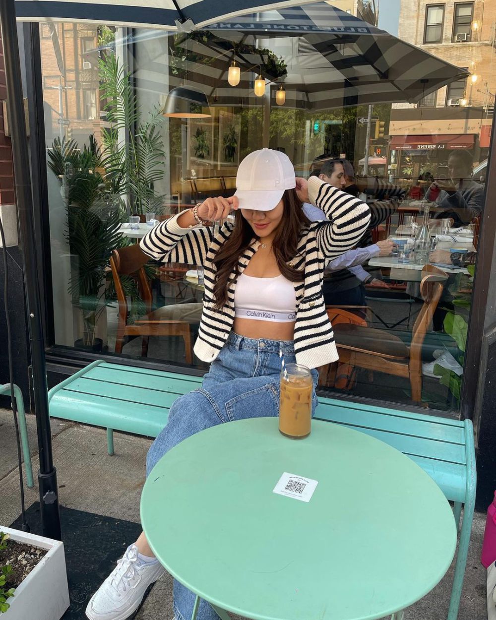10 Ide Styling Celana Jeans ala Aaliyah Massaid, Andalan Buat Hangout!