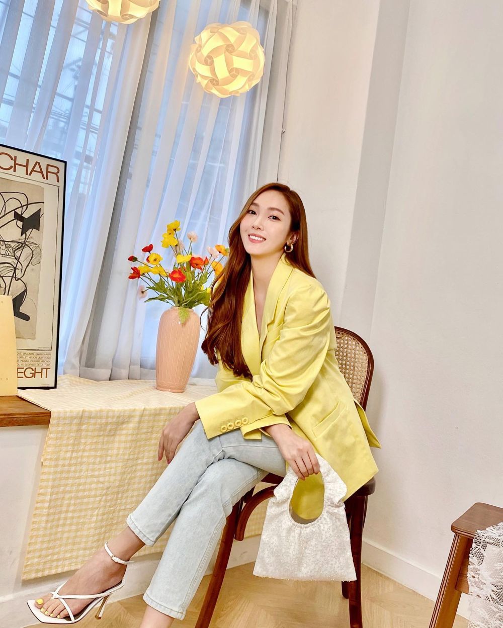 11 Ide OOTD Pakai Blazer ala Jessica Jung yang Chic dan Modis!