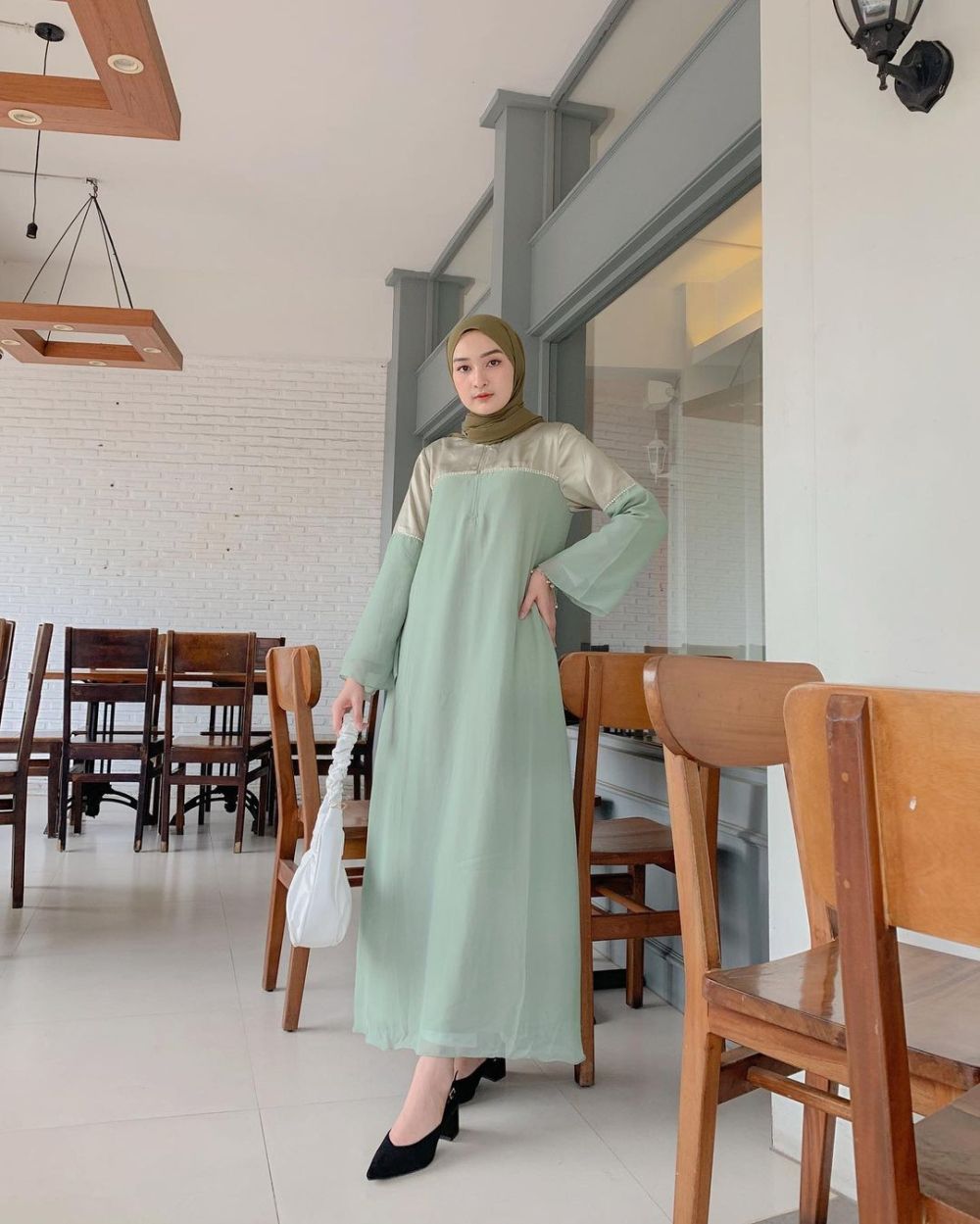 Catchy Abis! 9 Hijab Style ala Ingrid Yulika dengan Warna Hijau