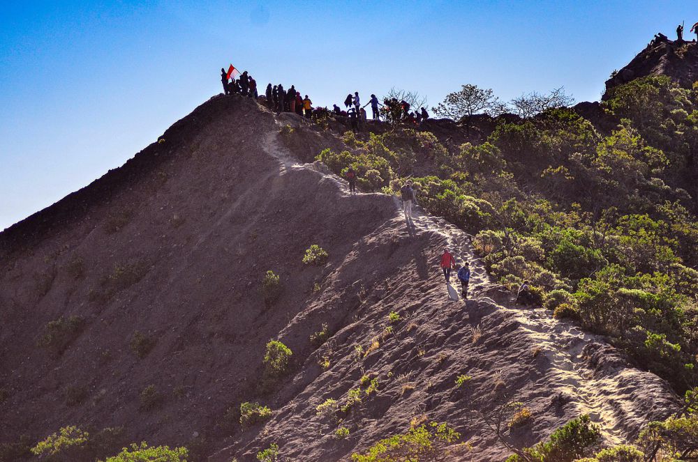 7 Gunung Tertinggi Di Jawa Barat Jadi Favorit Pendaki Nih 