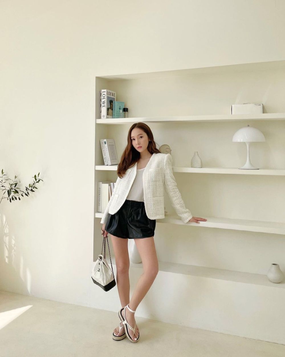 11 Ide OOTD Pakai Blazer ala Jessica Jung yang Chic dan Modis!