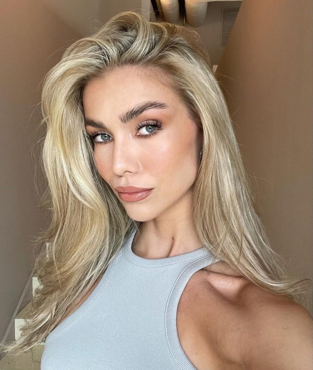 7 Potret Daniela Vojtasová Miss Slovakia 2023, Auranya Memancar!