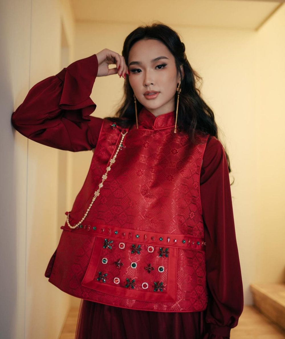 7 Potret Munkhchimeg Batjargal Miss Earth Mongolia 2023, Gorgeous!