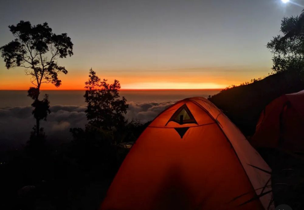 9 Info Camping Ground Merbabu, Menikmati Gunung Tanpa Mendaki