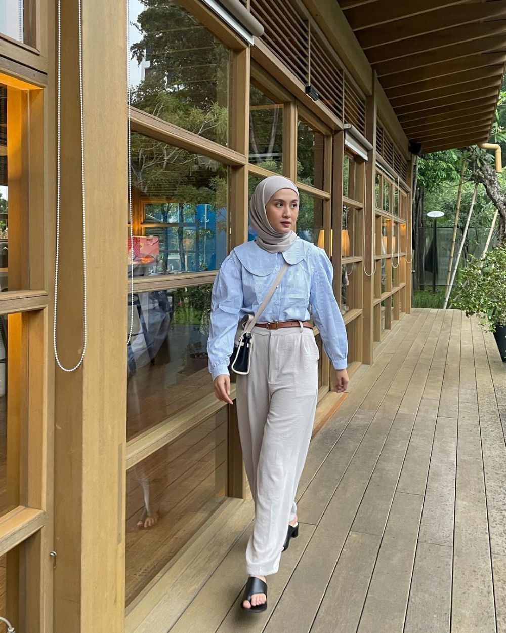 9 Ide OOTD dengan Belt untuk Berbagai Gaya ala Inas Rana, Look Elegan