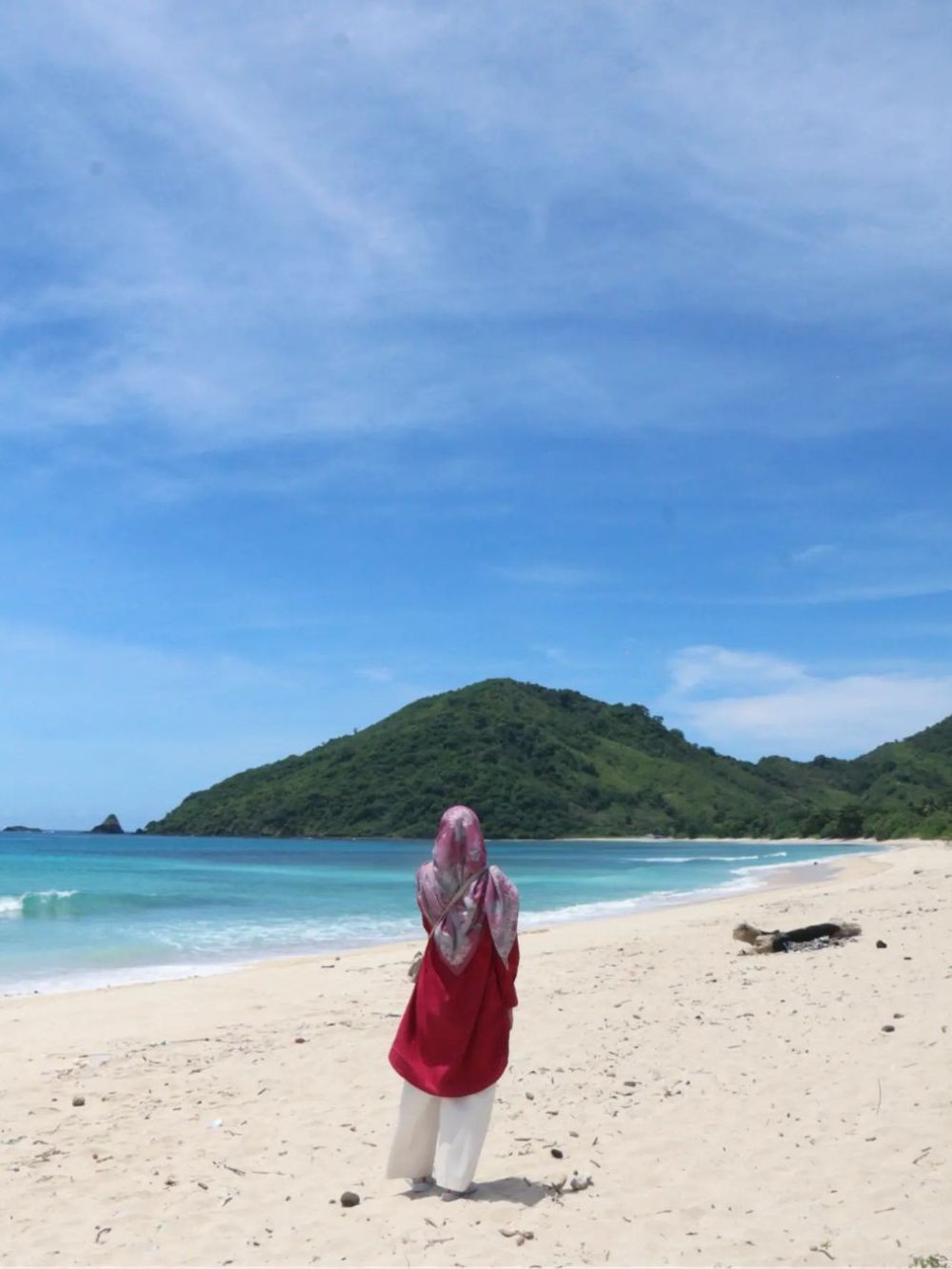 10 Potret Pantai Mekaki Lombok Barat yang Super Eksotis, Memesona!