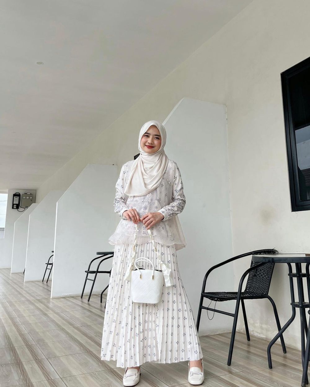 8 Inspirasi Outfit Muslimah ala Aisha Nadine, Cocok Buat Remaja!
