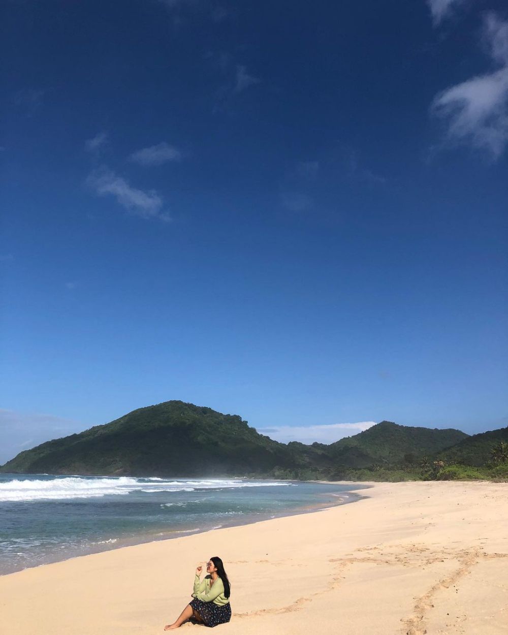 10 Potret Pantai Mekaki Lombok Barat yang Super Eksotis, Memesona!