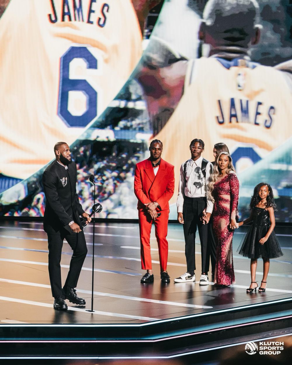 9 Potret LeBron James Bersama Keluarga, Selalu Terlihat Kompak!