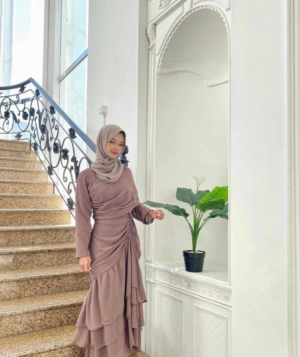 9 Ide Outfit Pesta Simpel ala Influencer Hijab, Gak Butuh Waktu Lama! 