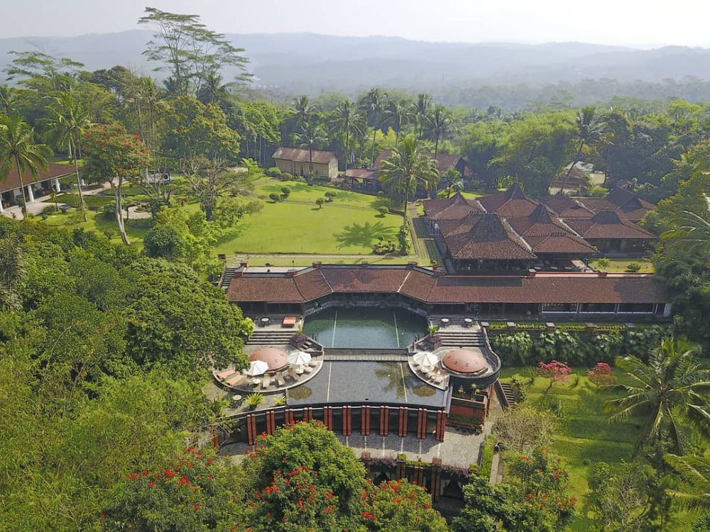 14 Potret MesaStila Resort and Spa Magelang, Hotel Mewah View 8 Gunung