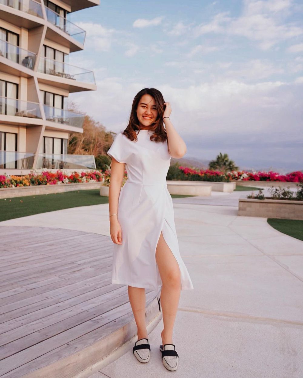 9 Inspirasi OOTD Feminin Aaliyah Massaid, Bikin Tampil Menawan