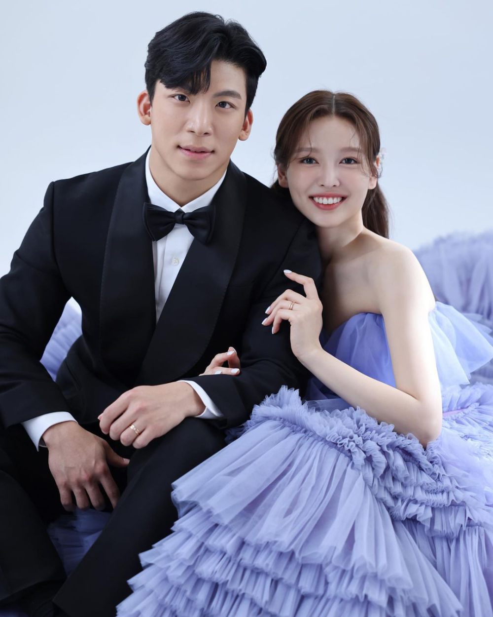 7 Potret Manis Prewedding Kim Yeon Jung, Kakak Kim Yoo Jung