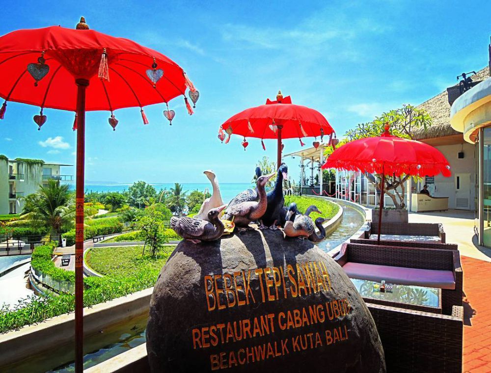 7 Tempat Makan di Beachwalk Bali, Beragam Kuliner