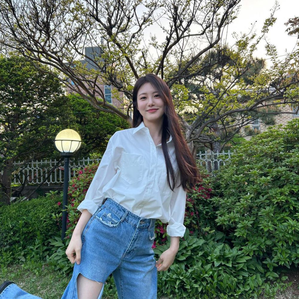 12 Ide Daily Outfit Kasual ala Shin Ye Eun Layak Disontek!