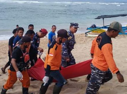 Seorang Pemancing Tewas Terseret Arus Ombak di Pantai Malang 
