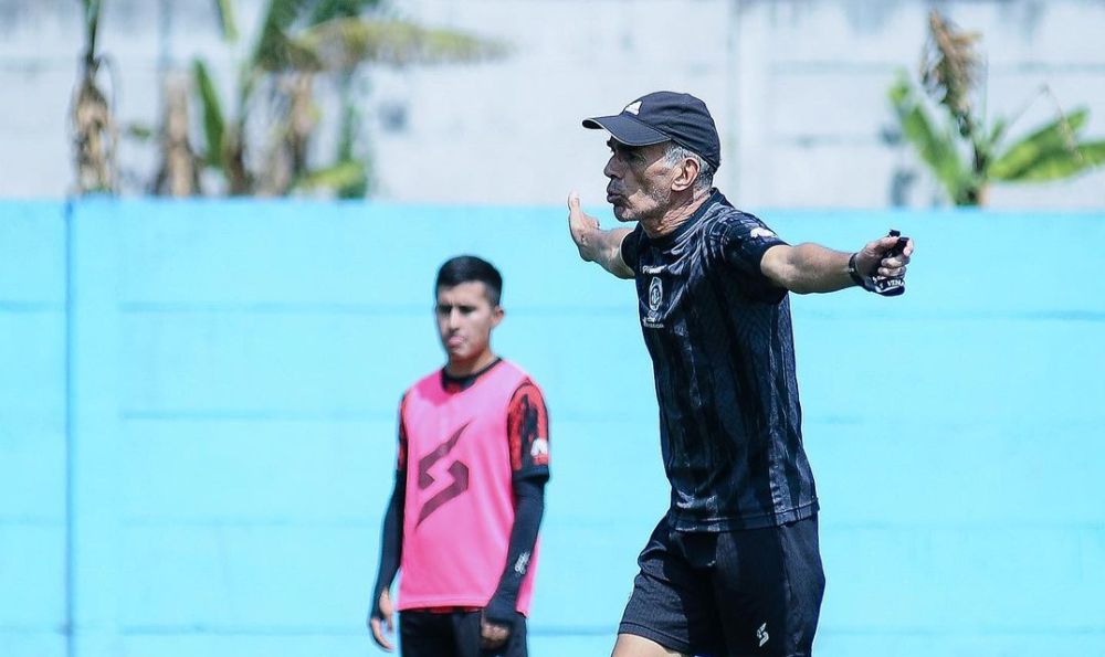 Gelandang Baru, Julian Janji Selamatkan Arema FC dari Degradasi