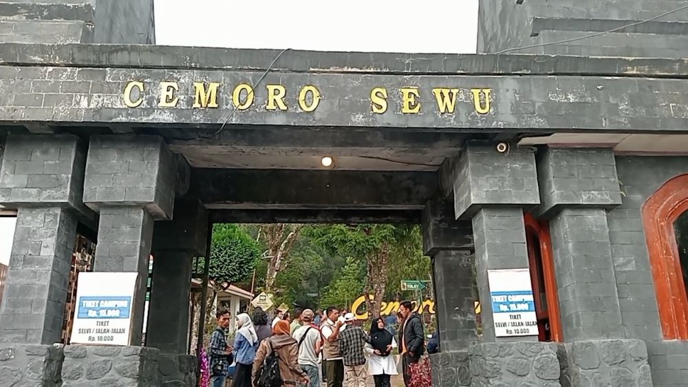Jalur Pendakian Gunung Lawu Via Cemoro Sewu Dibuka