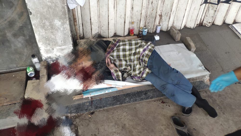 Pria Tewas Bersimbah Darah Ditemukan di Depan Dealer di Malang