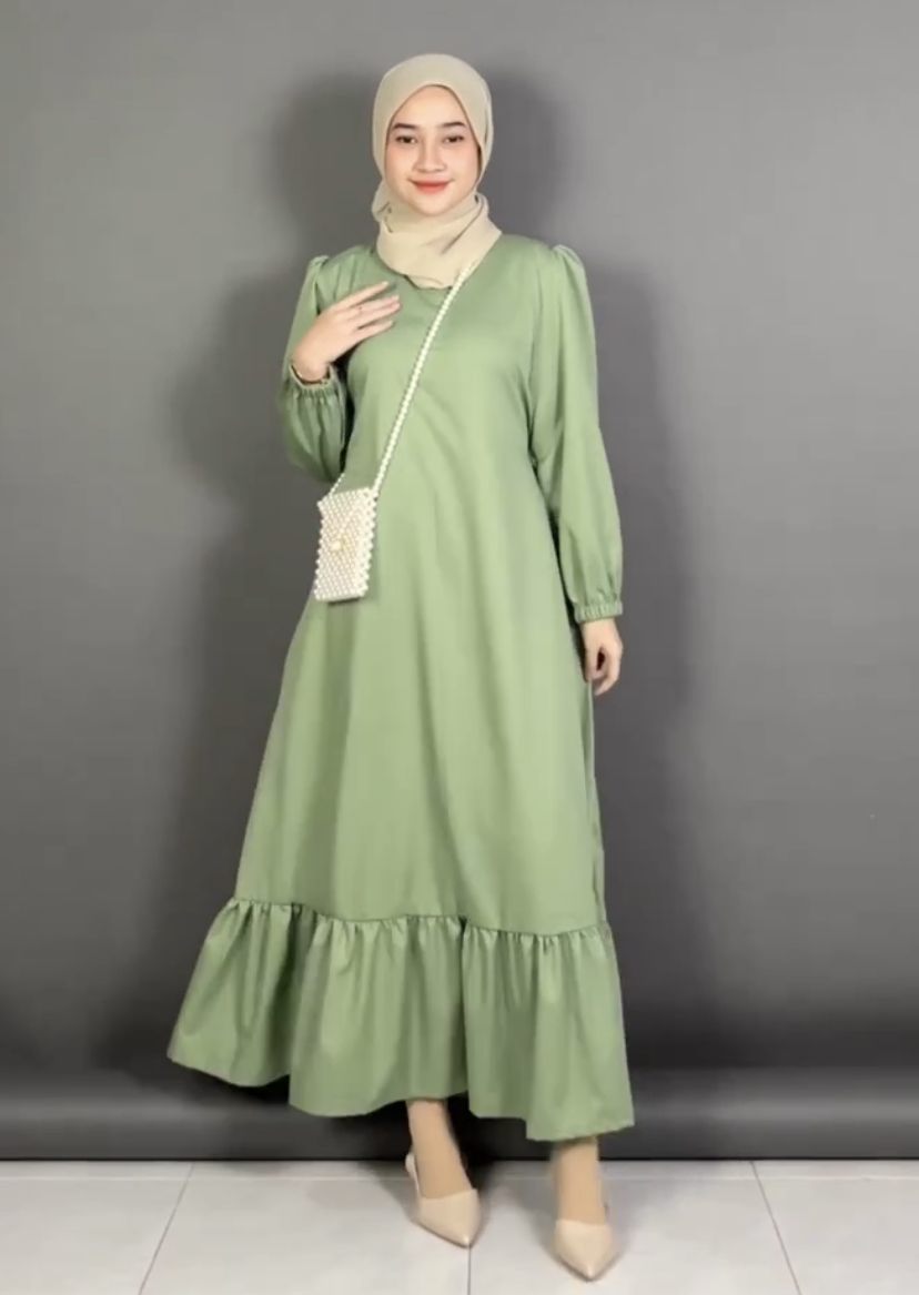 8 Koleksi Dress Bernuansa Sage Green ala Kirana Salsabila, Manis!