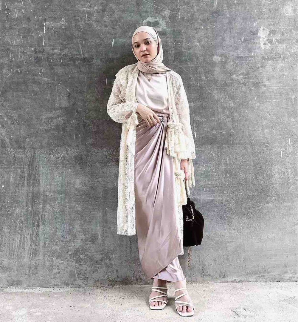 7 Inspirasi Outfit Hijab Kebaya Wisuda Modern, Tampil Lebih Anggun!