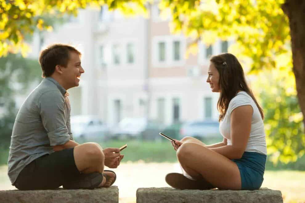 5 Cara Sehat dan Bijak Mengungkapkan Rasa Cemburu ke Pasangan