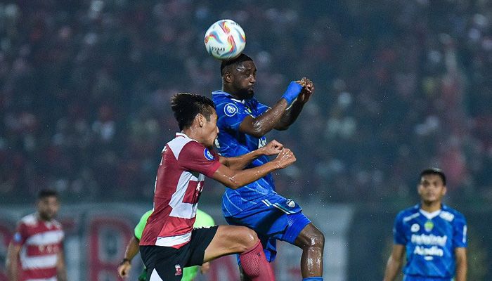 Lawan Arema FC, Daisuke Sato Siap Jaga Pertahanan Persib Bandung