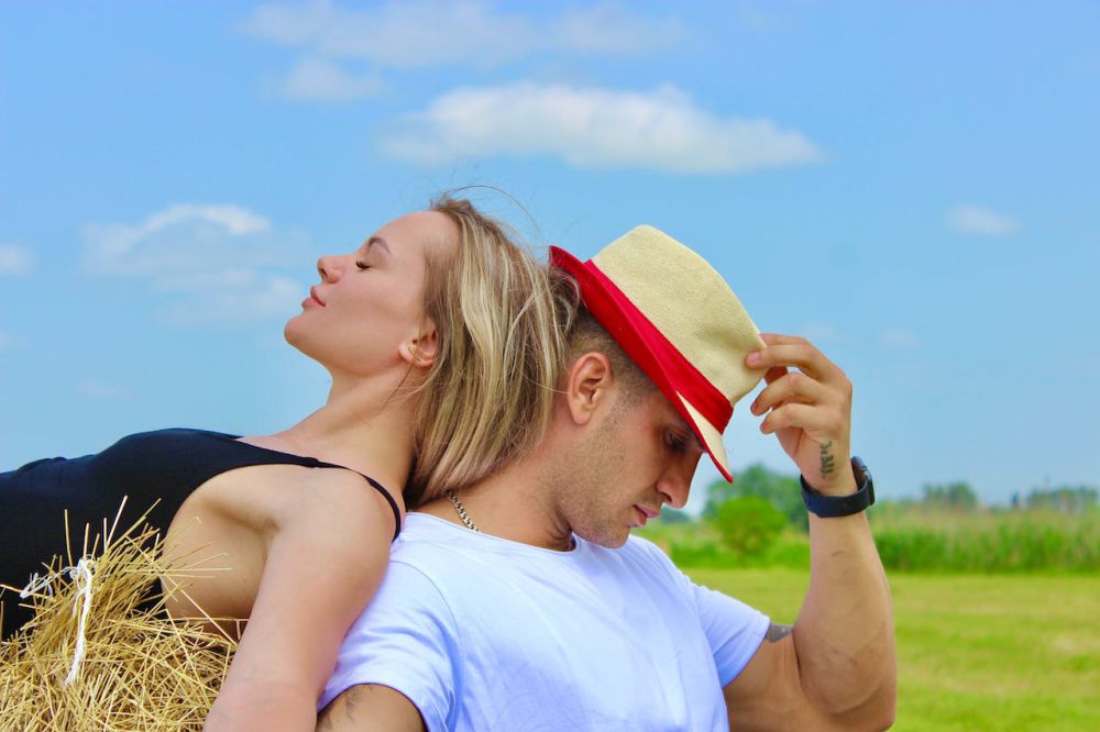 7 Tips Sikapi Teman yang Menikah Lagi, Jaga Perasaan Anaknya!