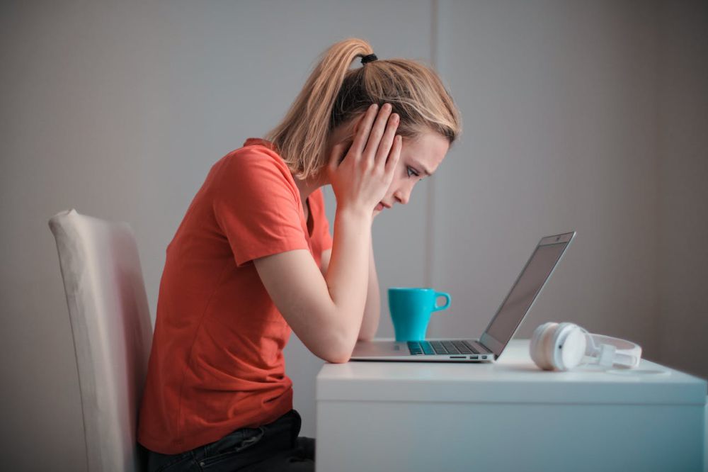 4 Risiko Mengerikan Memaksakan Diri Bekerja Saat Burnout