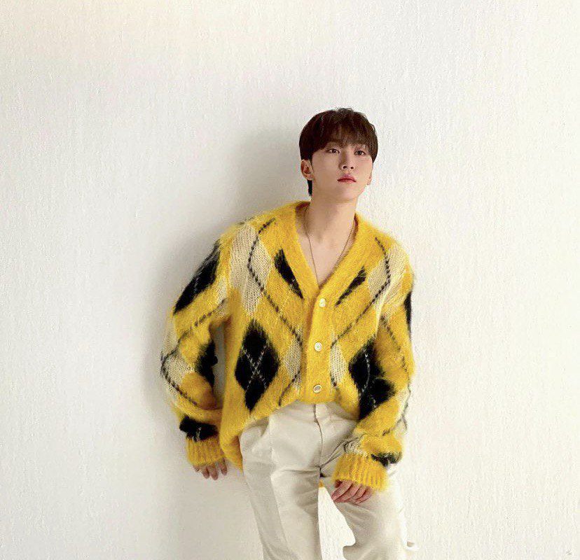 7 Inspirasi Outfit Colorful ala Seungkwan SEVENTEEN