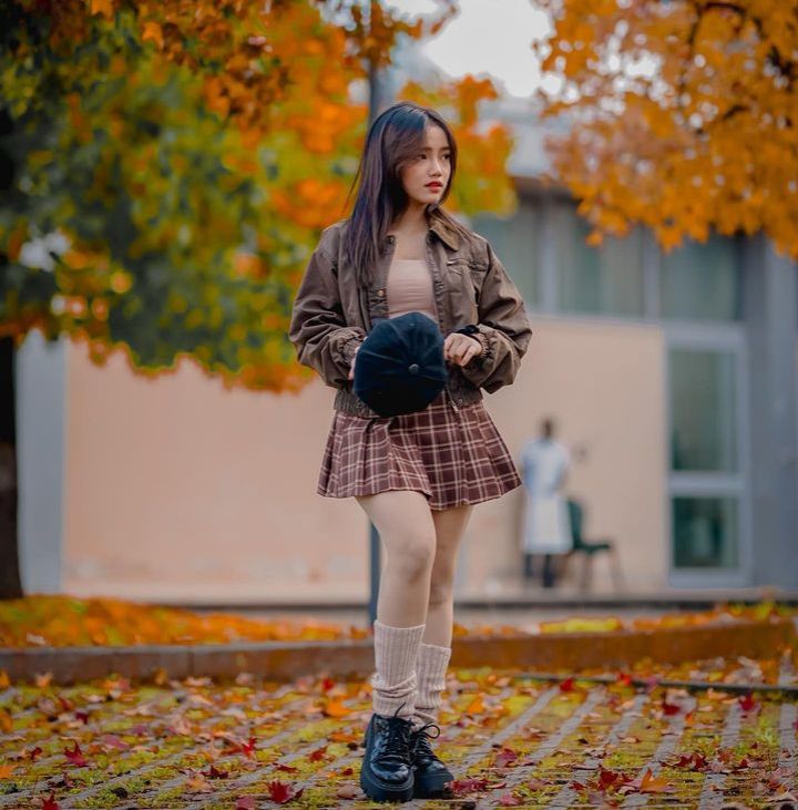 8 Inspirasi OOTD dengan Rok ala Fujianti Utami, Kekinian dan Berkelas