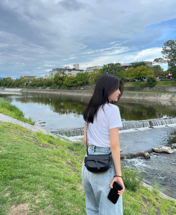 8 Inspirasi OOTD ala Natsuki Deguchi, Cocok Buat Hangout bareng Bestie